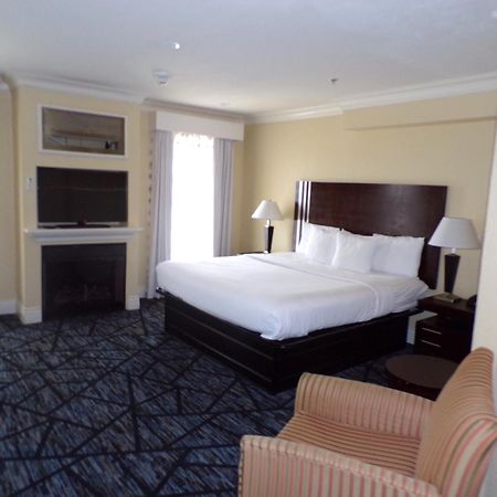 Niagara Crossing Hotel And Spa Lewiston Exterior photo