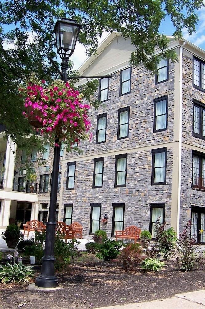 Niagara Crossing Hotel And Spa Lewiston Exterior photo