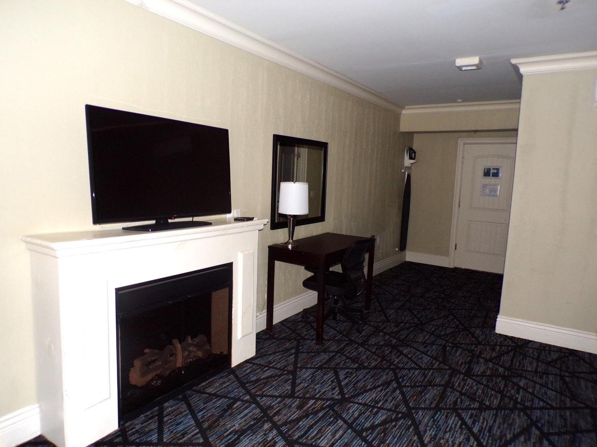 Niagara Crossing Hotel And Spa Lewiston Exterior photo