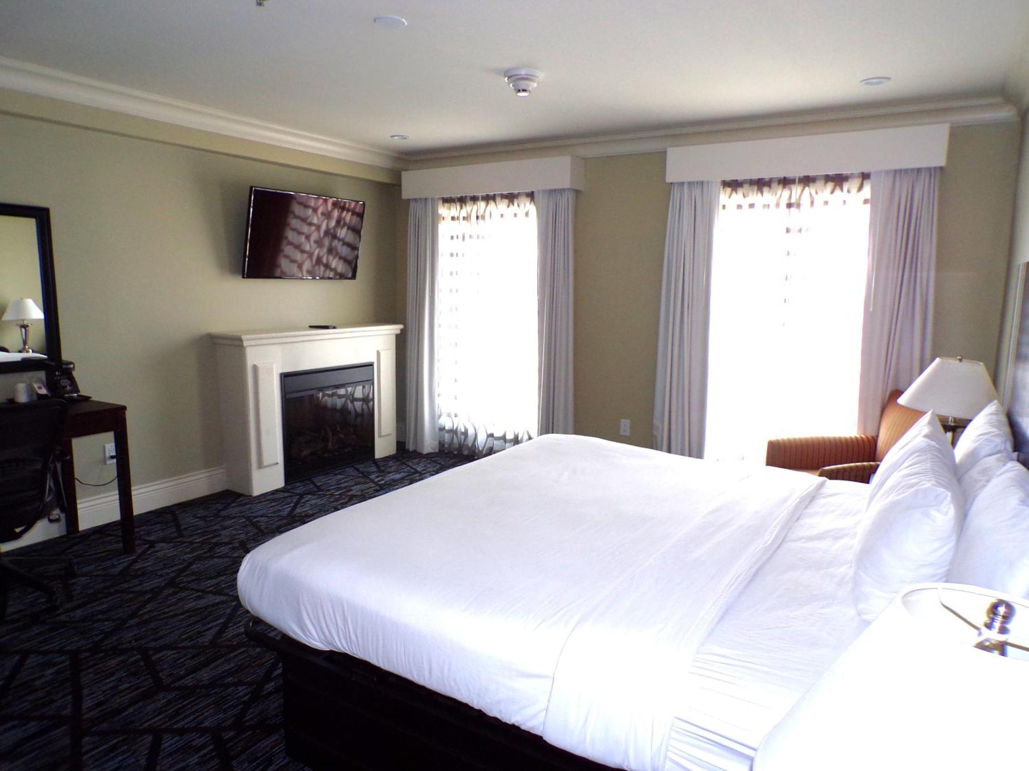 Niagara Crossing Hotel And Spa Lewiston Exterior photo