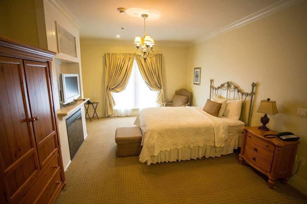 Niagara Crossing Hotel And Spa Lewiston Exterior photo