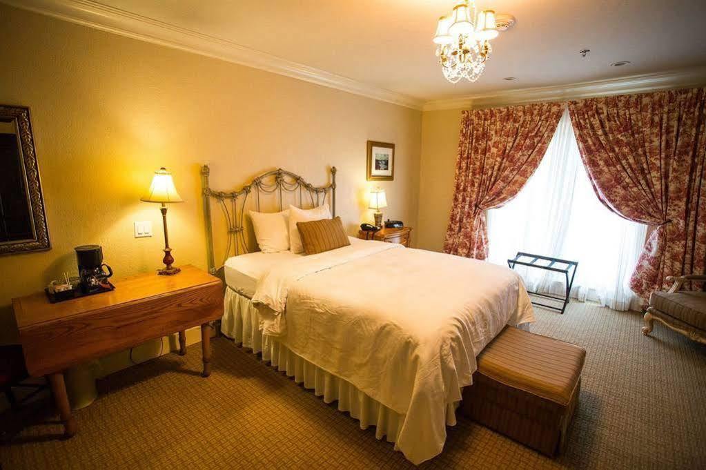 Niagara Crossing Hotel And Spa Lewiston Exterior photo